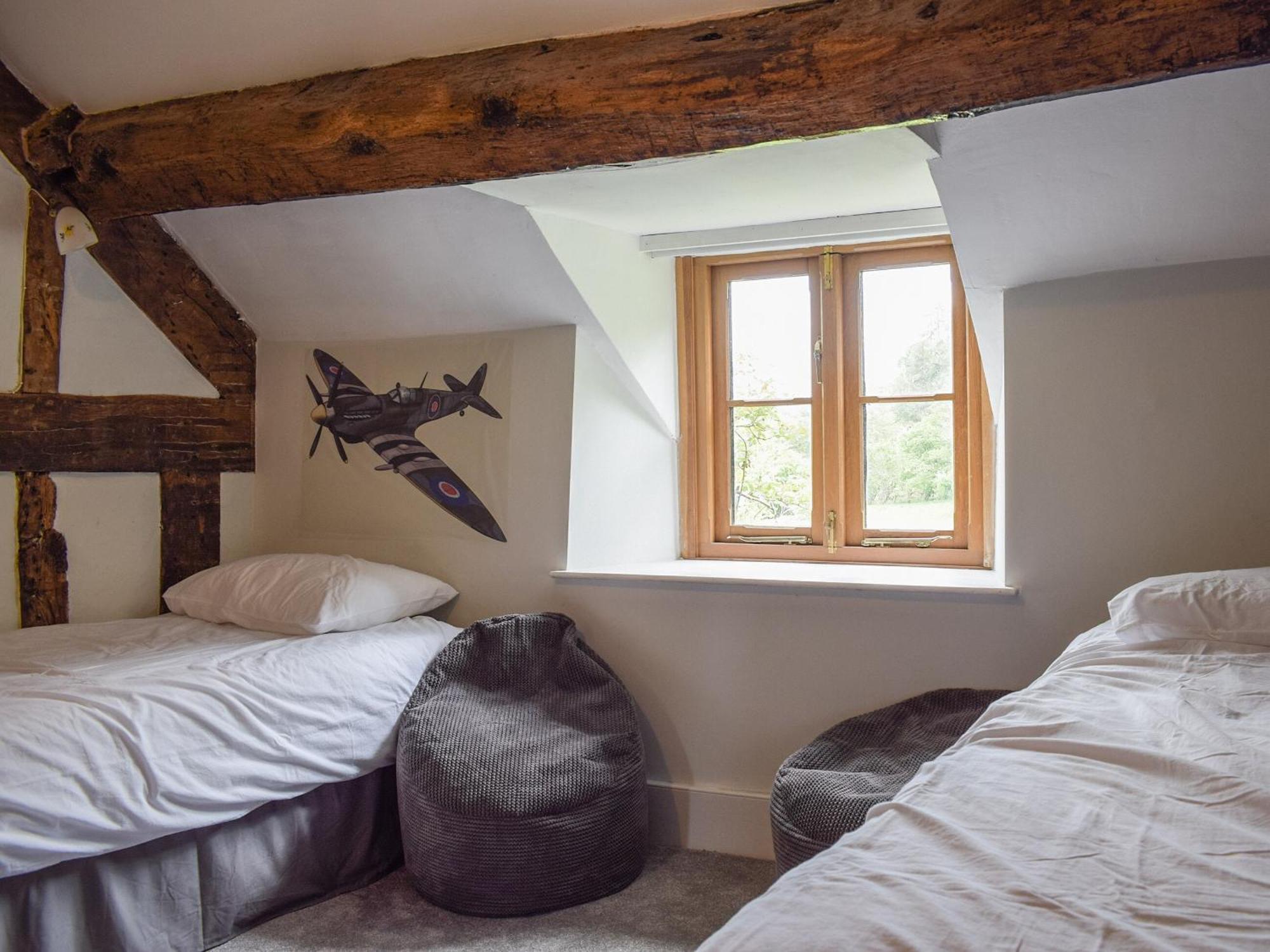 Lower Goytre Farmhouse Llanfair Waterdine 外观 照片